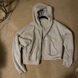 Aritzia zip up in plein air